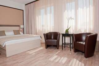 Отель Hotel Check Inn Тимишоара Улучшенный двухместный номер с 1 кроватью-2